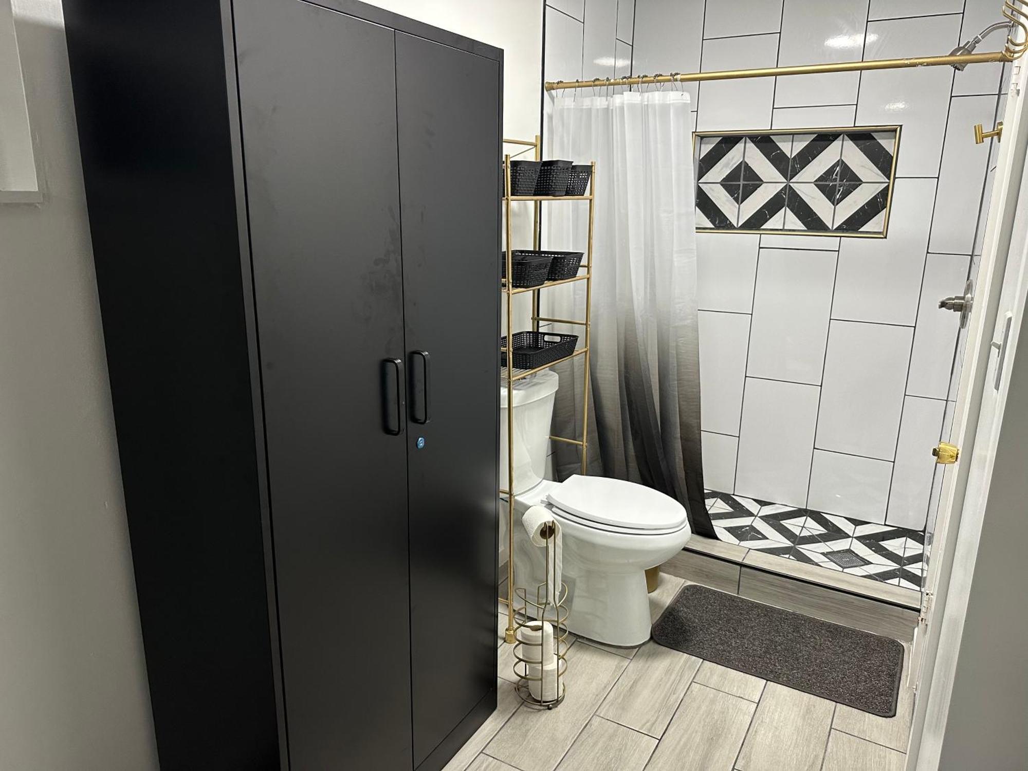 Serene Full Bed With 50 Inch Smart Tv, Netflix, Airplay, Mini-Fridge, And 500 Mbps Wifi Near Fiu, Dolphin Mall, Airport Miami Esterno foto